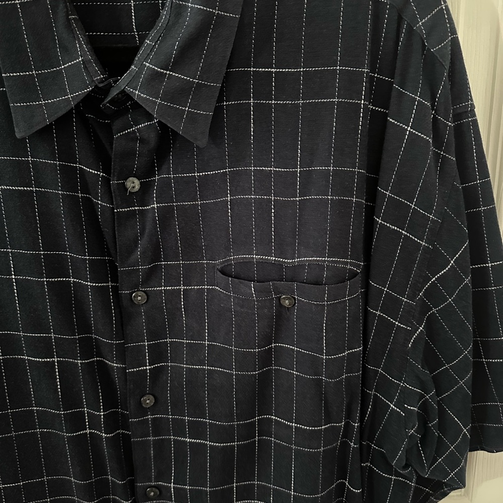 Greg Norman Collection White and Blue Casual Button Down Shirt